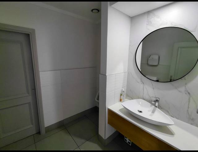 480M² OFFICE TO LET IN VORNA VALLEY